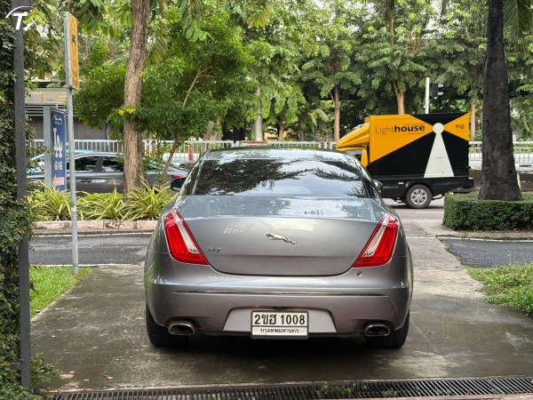 2011 Jaguar XJ X351 3