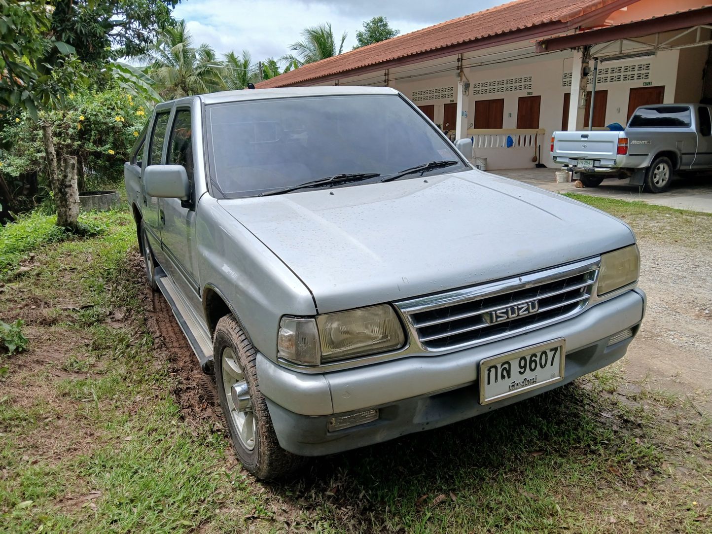 1996 Isuzu TFR III 3