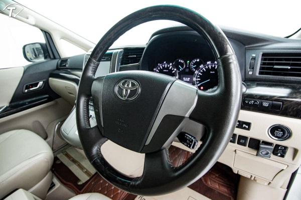 Toyota Alphard, Vellfire II (AH20) 3