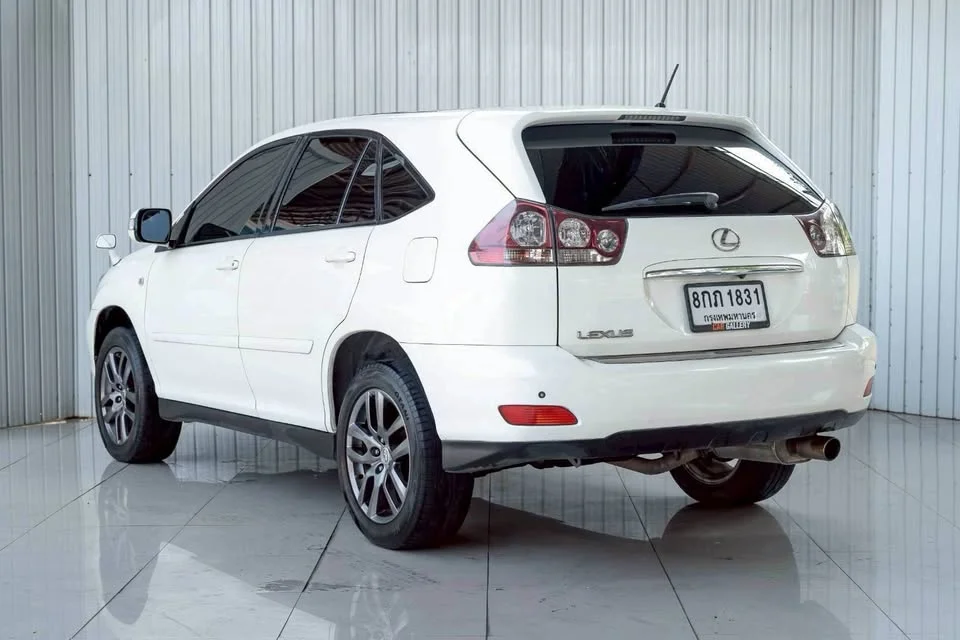 2004 Toyota Harrier II 2