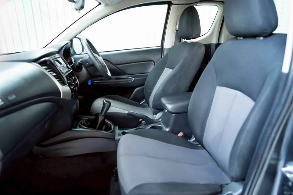 2022 Mitsubishi Triton V 3