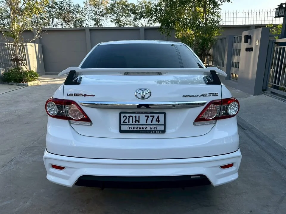 2013 Toyota Corolla Altis X (E140) 3