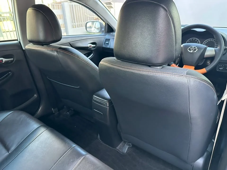 2013 Toyota Corolla Altis X (E140) 2