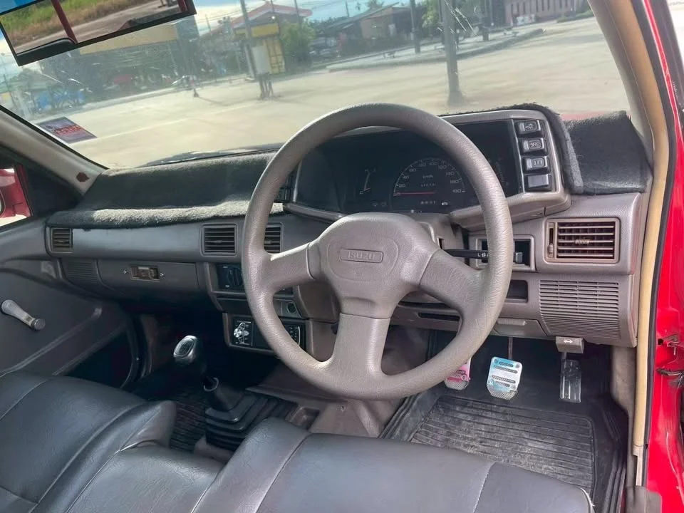 1995 Isuzu TFR III 2
