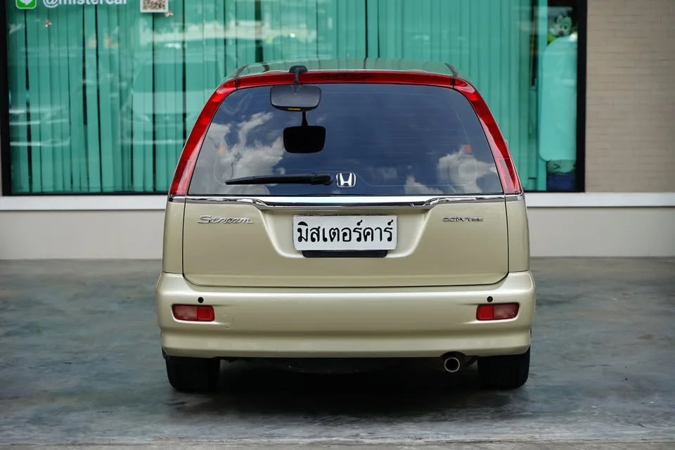 2003 Honda Stream I 3