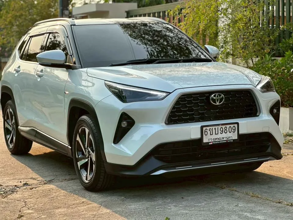 2025 Toyota Yaris Cross AC200 3