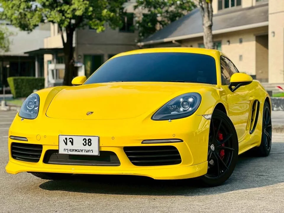 2017 Porsche 718 Boxster and Cayman IV 3