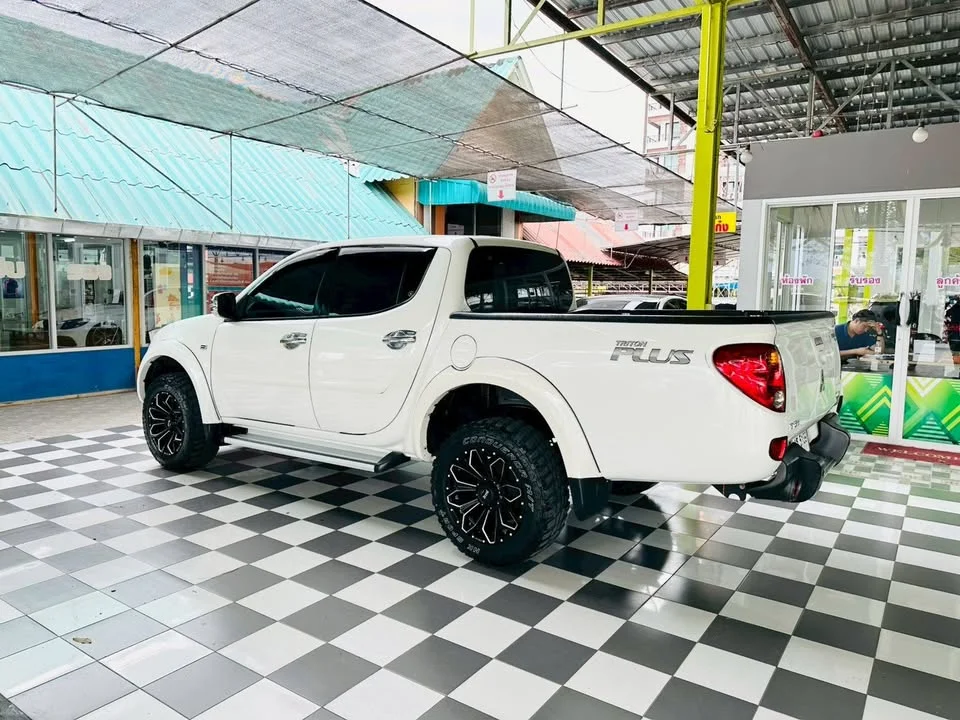 2012 Mitsubishi Triton IV 2