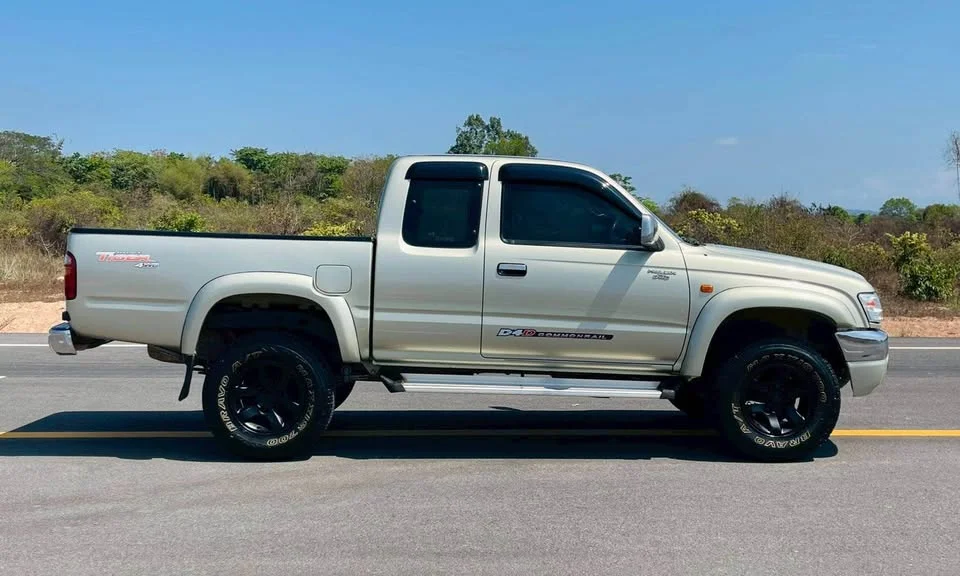 2002 Toyota Hilux Tiger VI 3