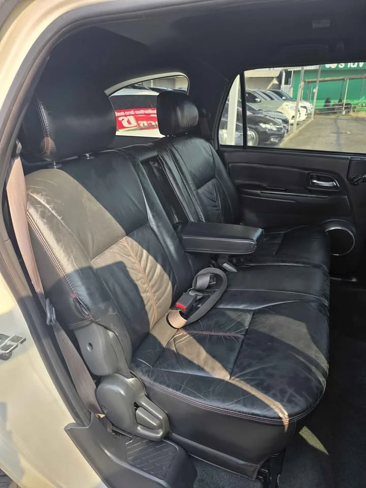 2012 Isuzu MU-7 2