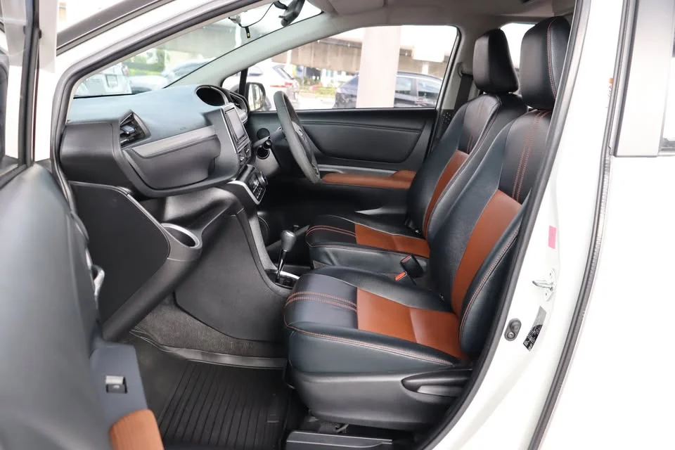 2017 Toyota Sienta II 2