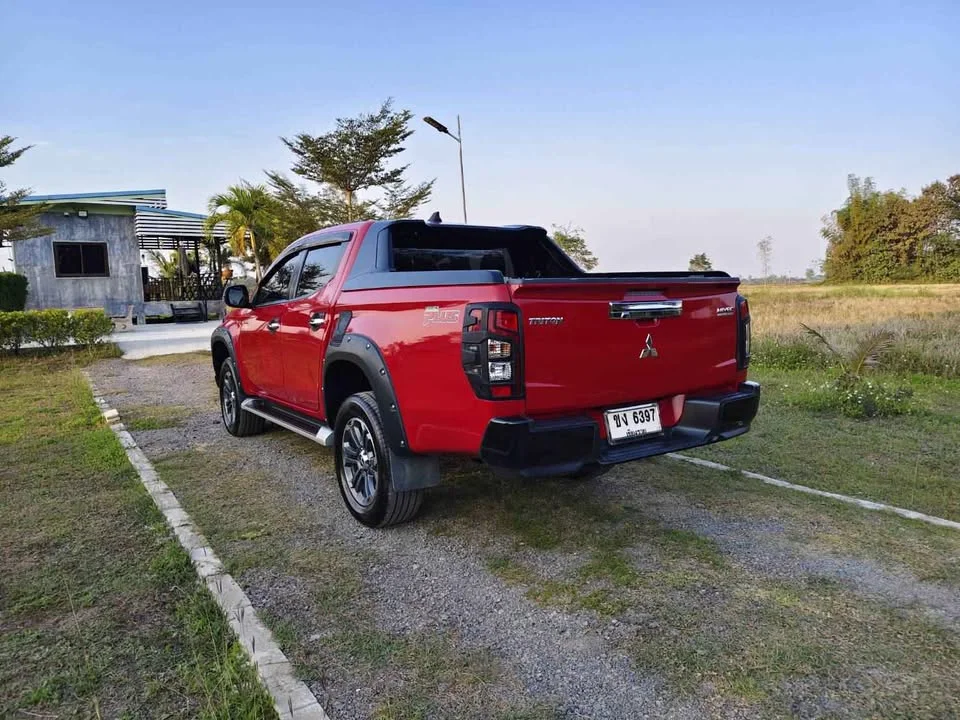 2022 Mitsubishi Triton V 2