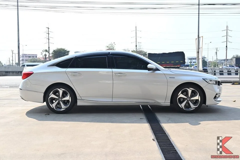2020 Honda Accord X 2