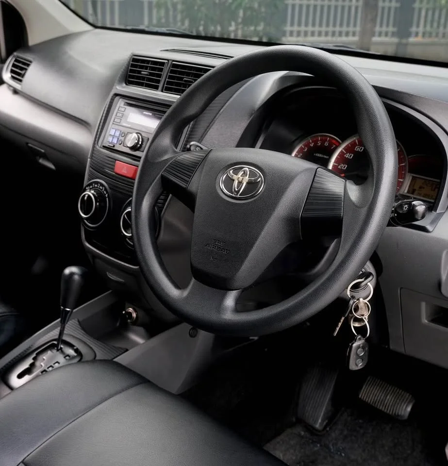 2013 Toyota Avanza II 2