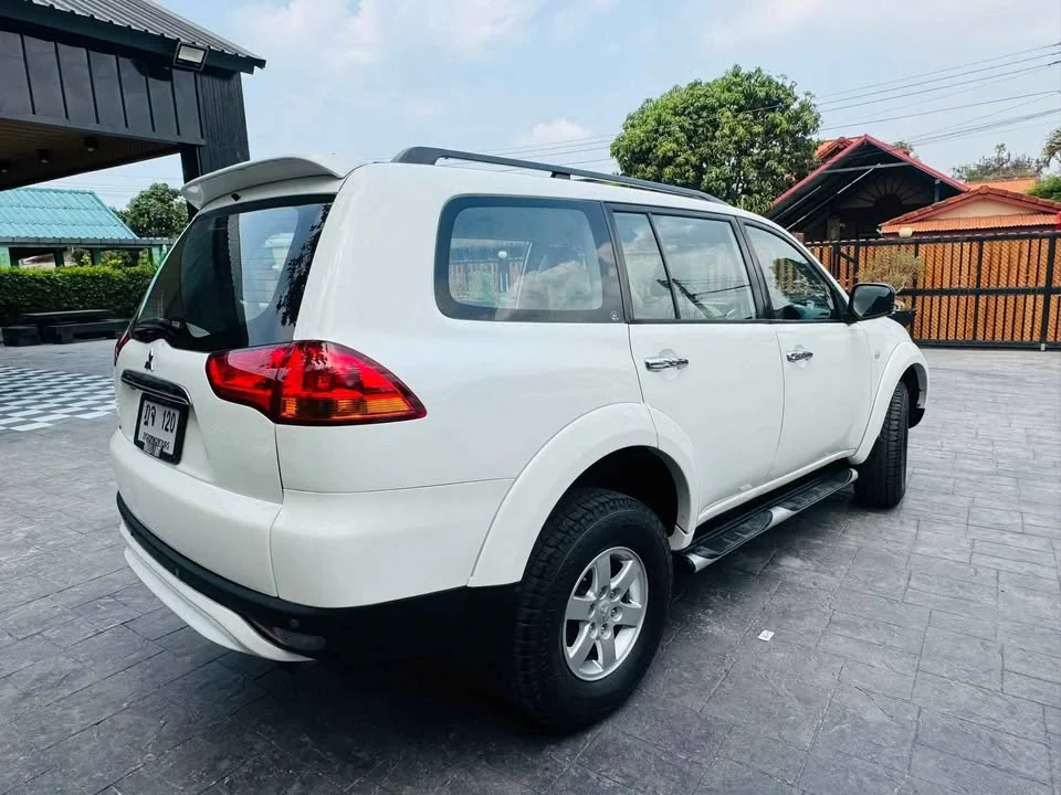 2011 Mitsubishi Pajero Sport II 3