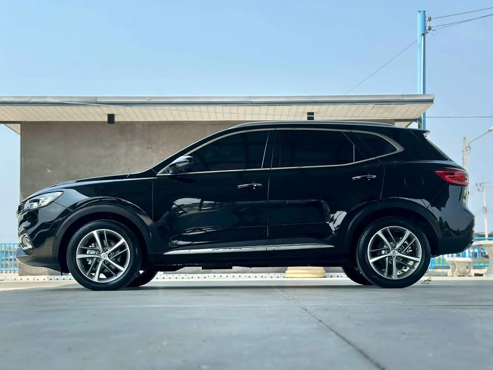 2020 MG HS 2