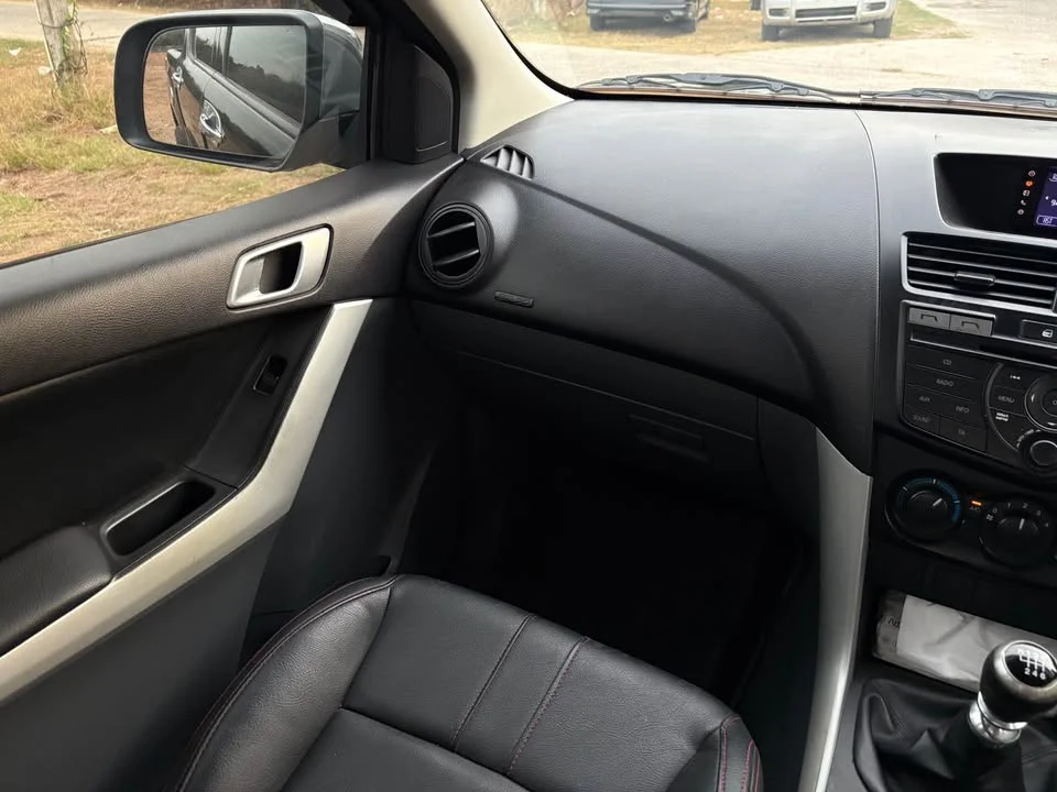 2013 Mazda BT-Series II 3