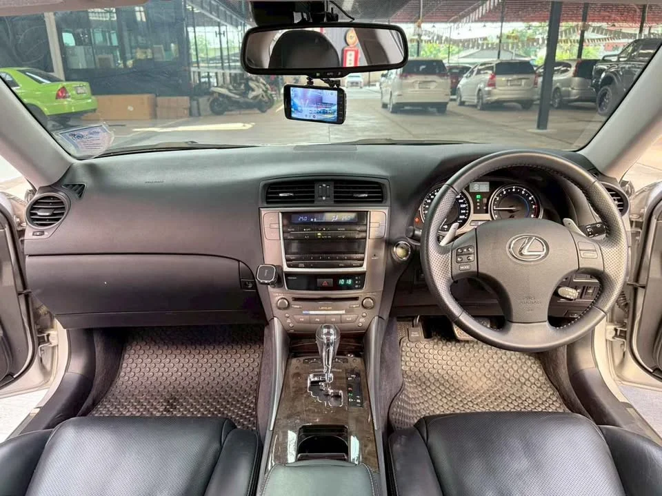 2010 Lexus IS II 3