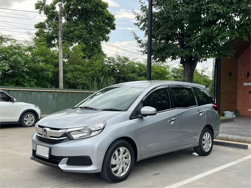 2017 Honda Mobilio II 2