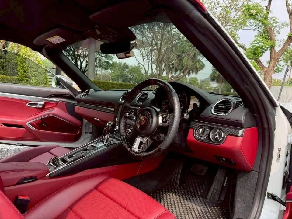 2019 Porsche 718 Boxster and Cayman IV 2