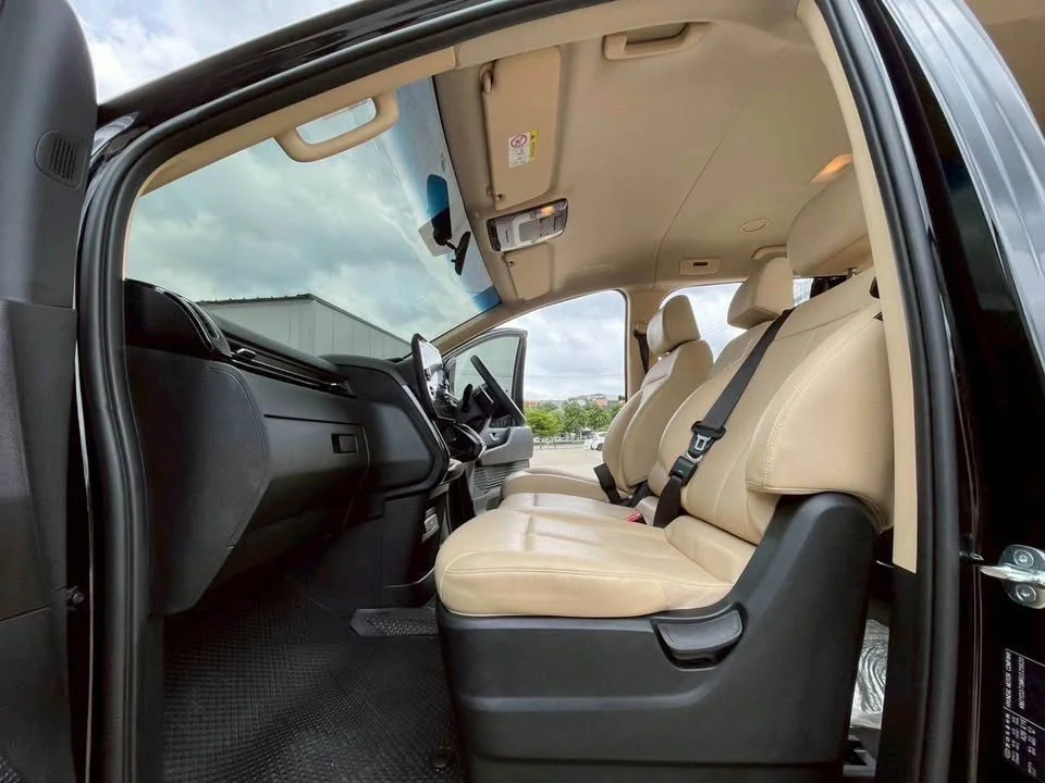 2023 Hyundai Staria US4 3