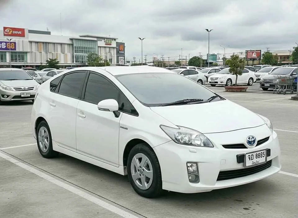 2011 Toyota Prius III 2