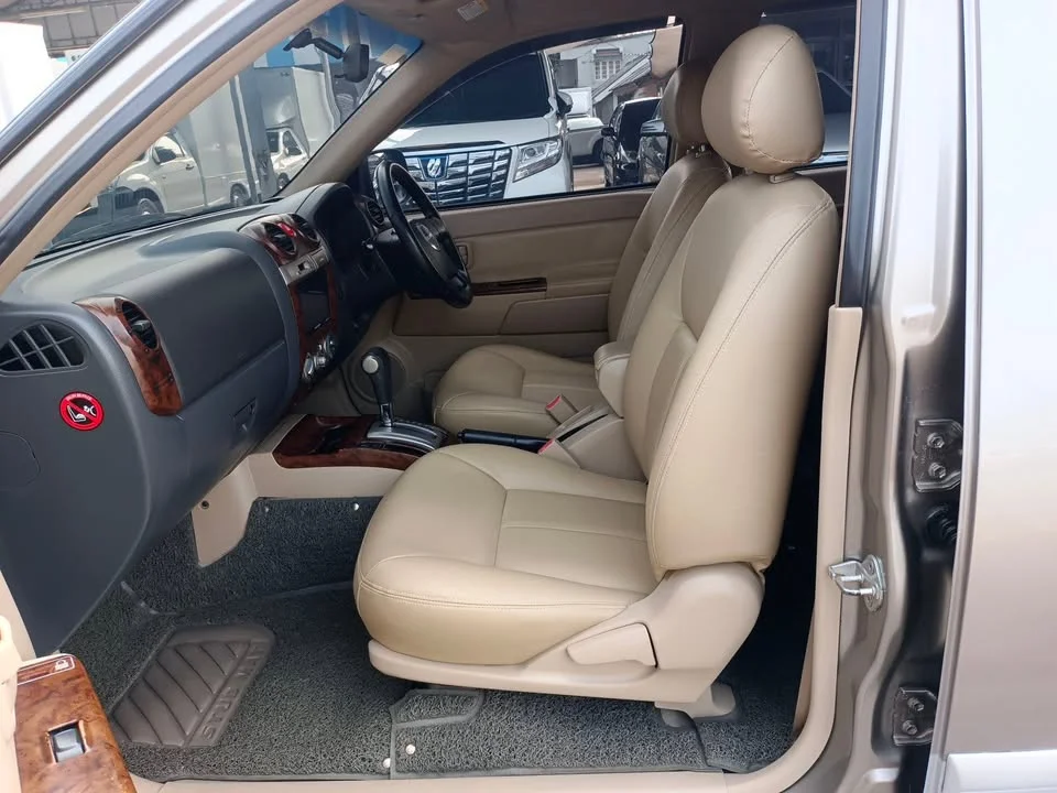 2007 Isuzu MU-7 2