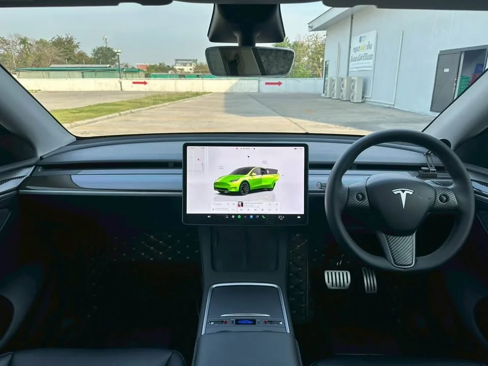 2023 Tesla Model Y 2