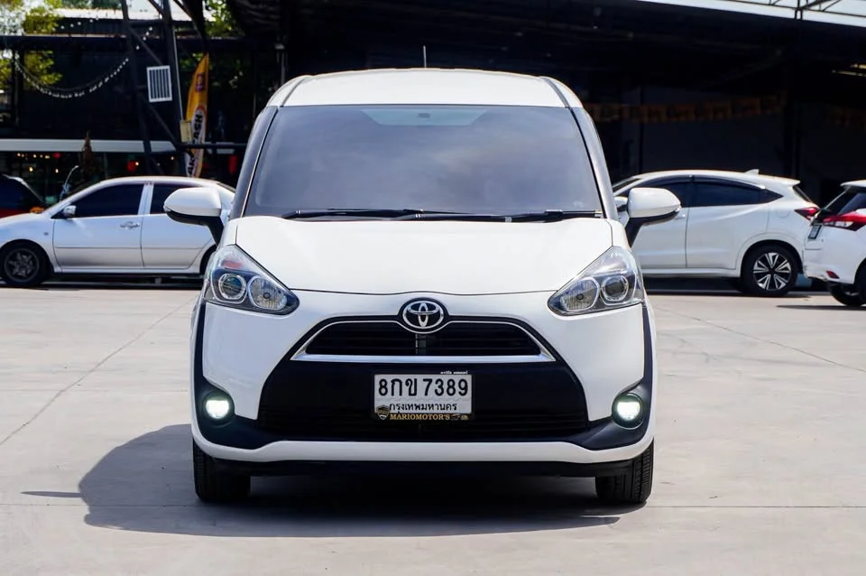 2018 Toyota Sienta II 3