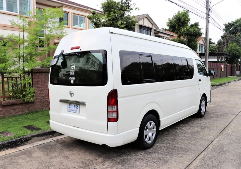 2012 Toyota Commuter V (H200) 3