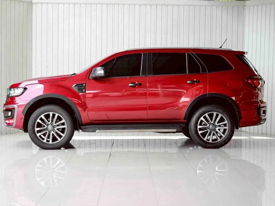 2019 Ford Everest II 2