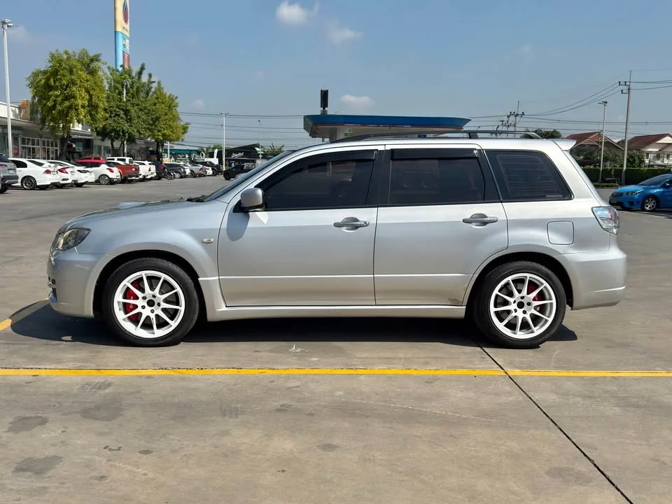 2001 Mitsubishi Outlander I 2