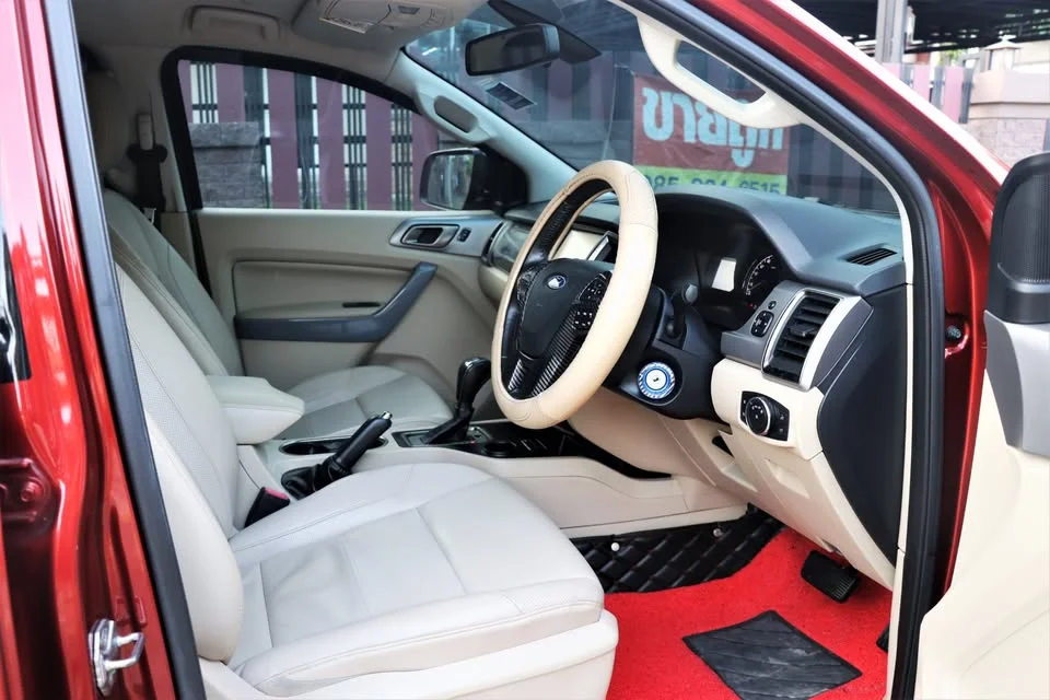 2015 Ford Everest II 2