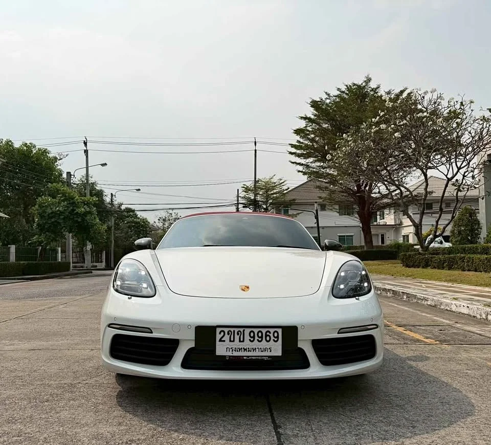 2019 Porsche 718 Boxster and Cayman IV 3