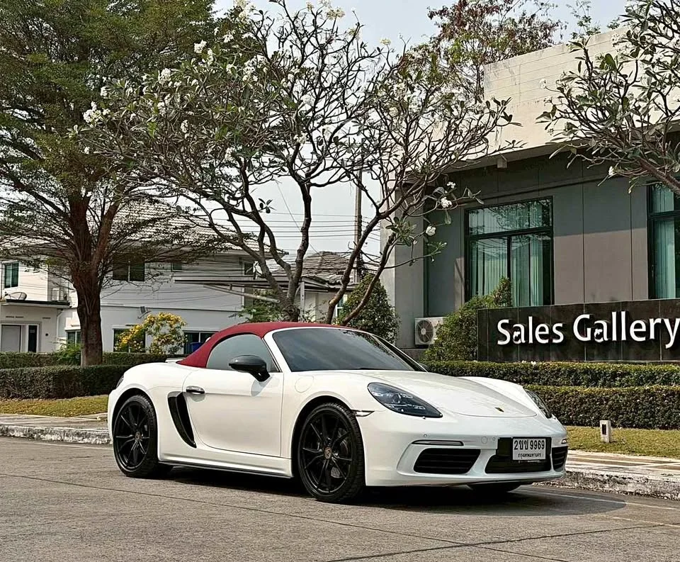 2019 Porsche 718 Boxster and Cayman IV 2