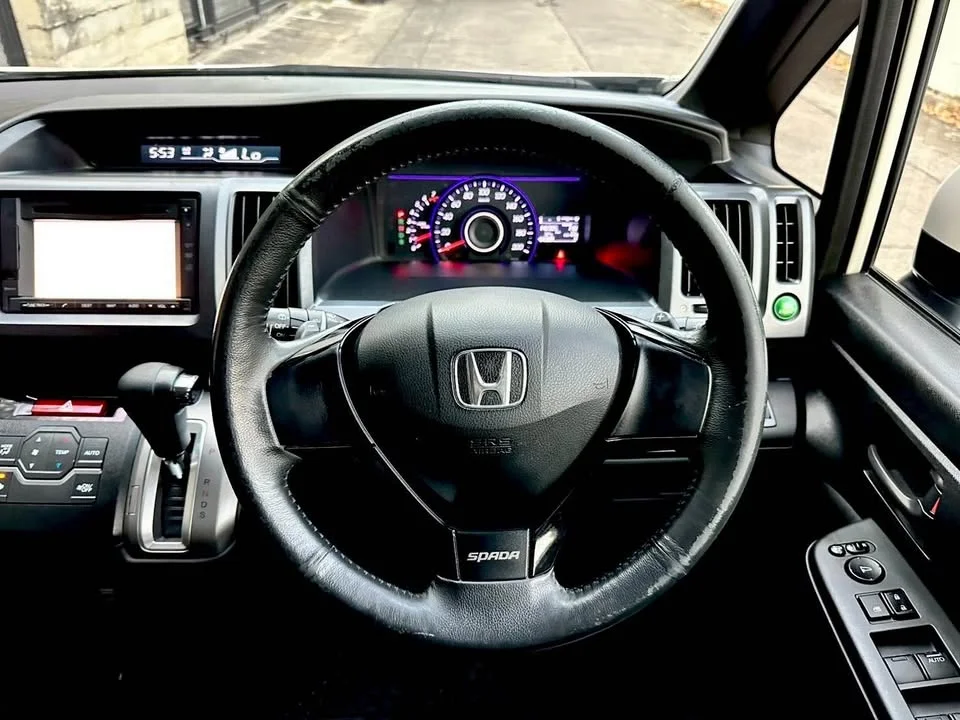 2013 Honda Stepwgn IV 3