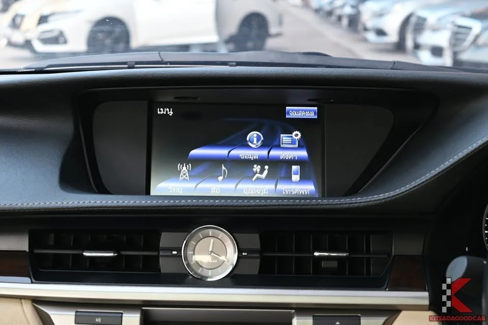 2014 Lexus ES VI 2