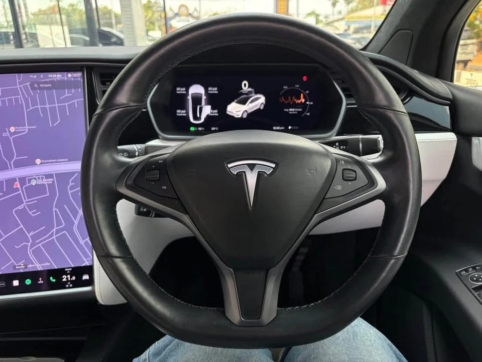 2021 Tesla Model X 2