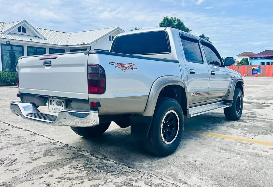 2003 Toyota Hilux Tiger VI 2