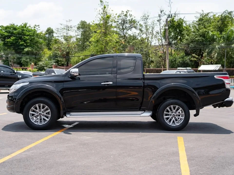2017 Mitsubishi Triton V 2