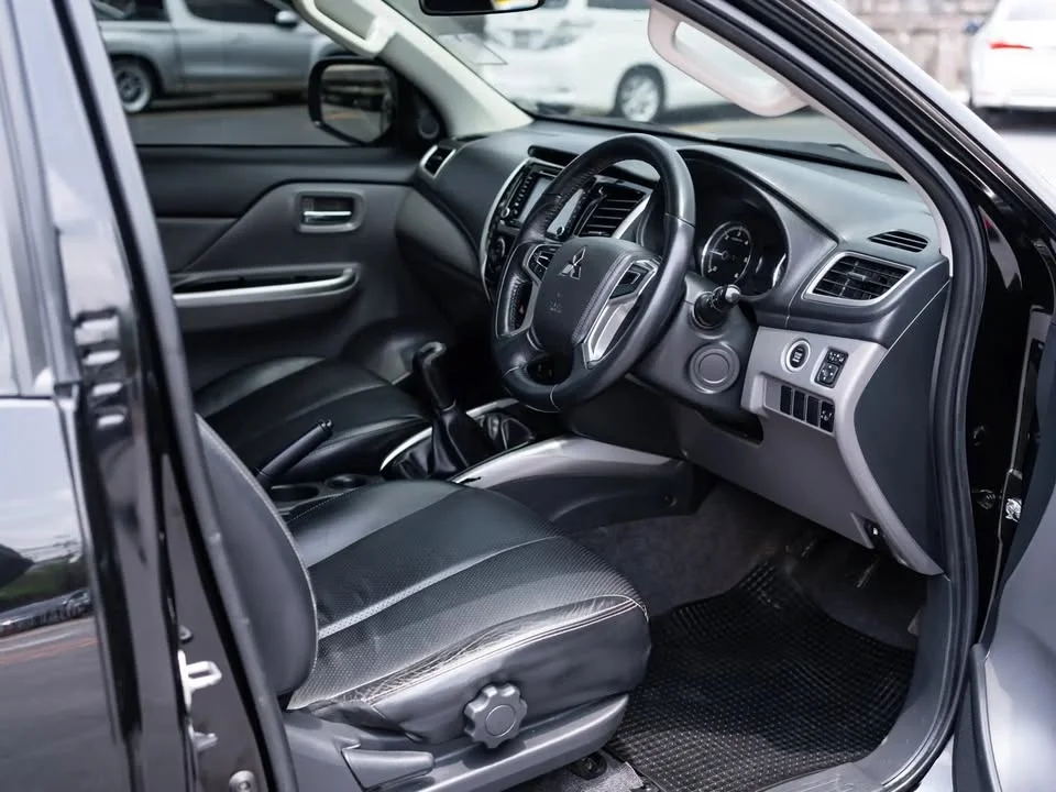 2017 Mitsubishi Triton V 3