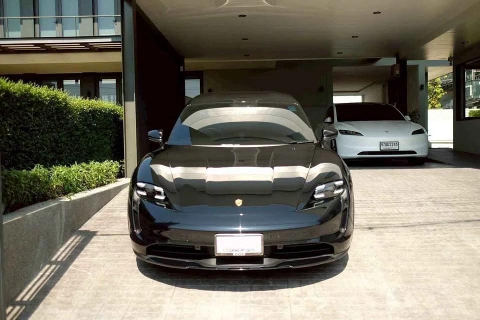 2023 Porsche Taycan 9J1 3
