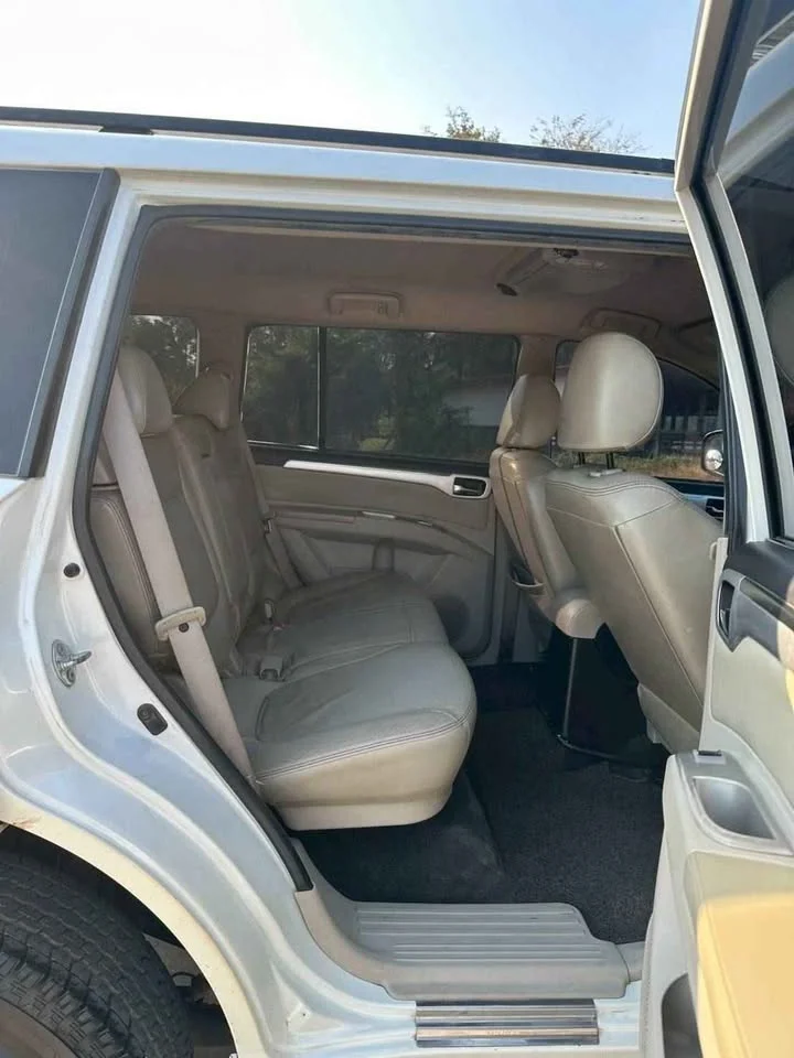 2010 Mitsubishi Pajero Sport II 2