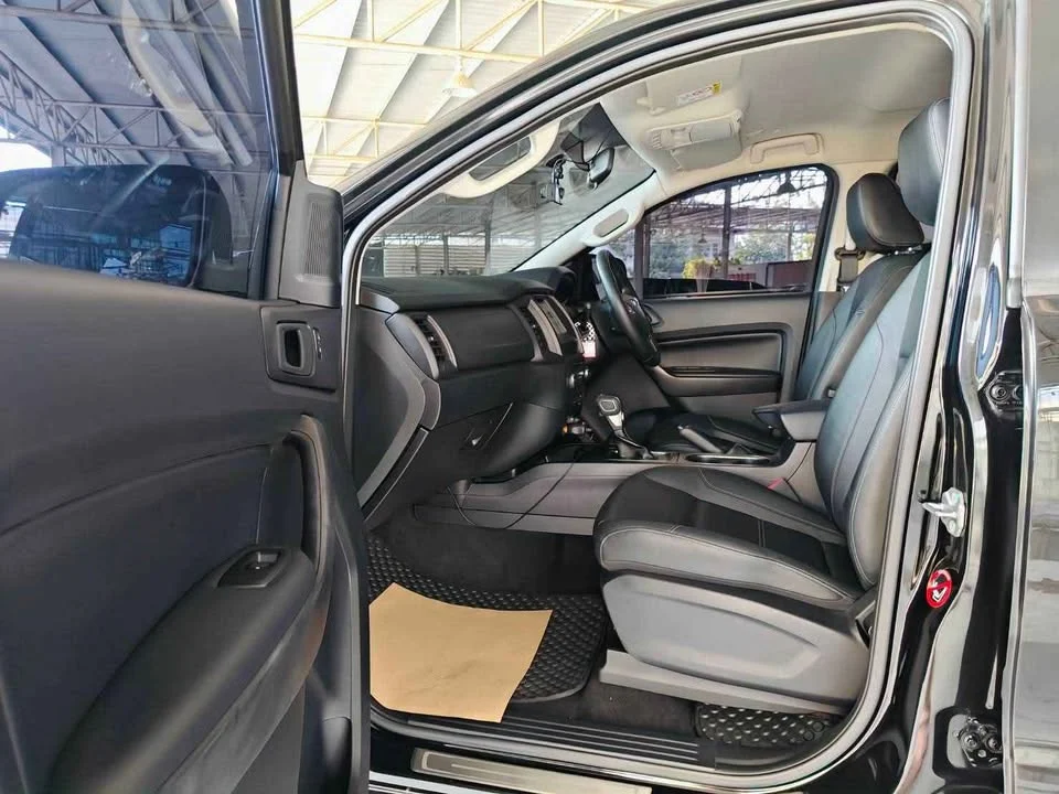 2019 Ford Everest II 2