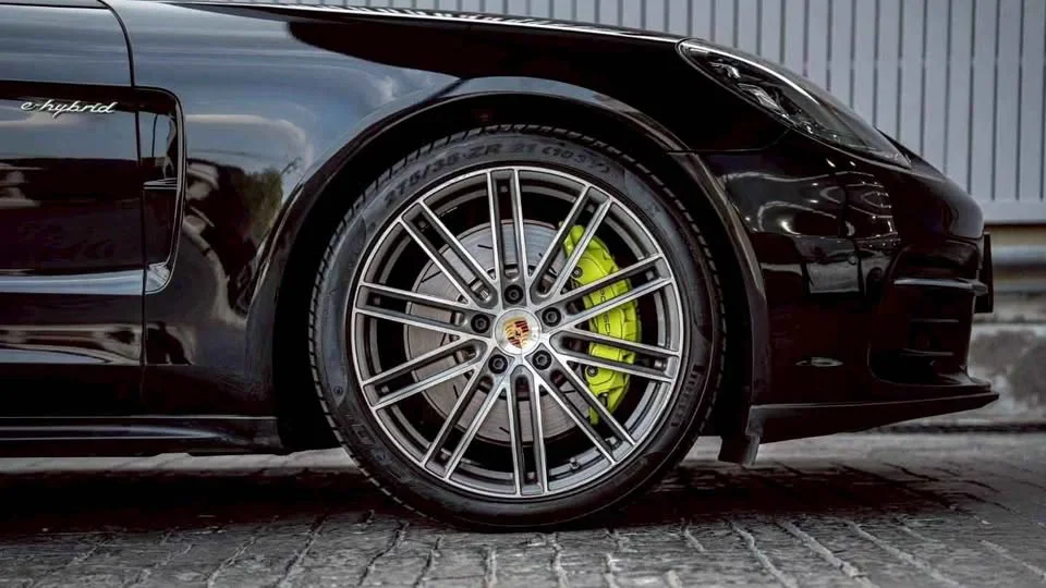 2018 Porsche Panamera II 2