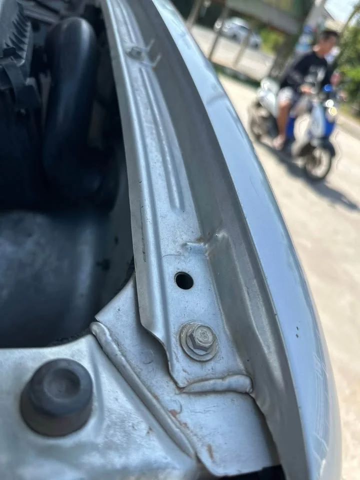 2000 Mazda 2500 Fighter V 3