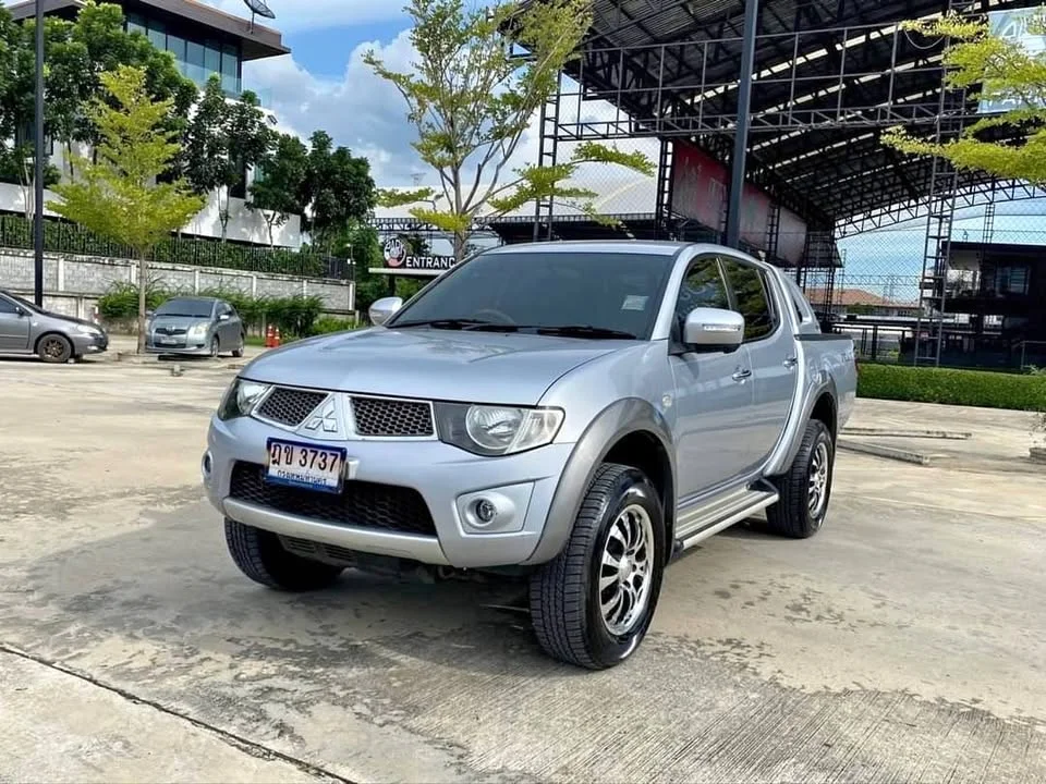 2011 Mitsubishi Triton IV 2