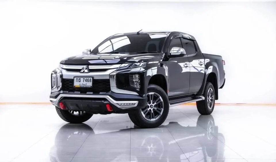 2020 Mitsubishi Triton V 3