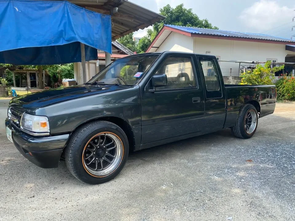 1995 Isuzu TFR III 2