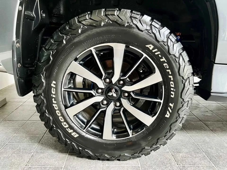 2015 Mitsubishi Pajero Sport III 3
